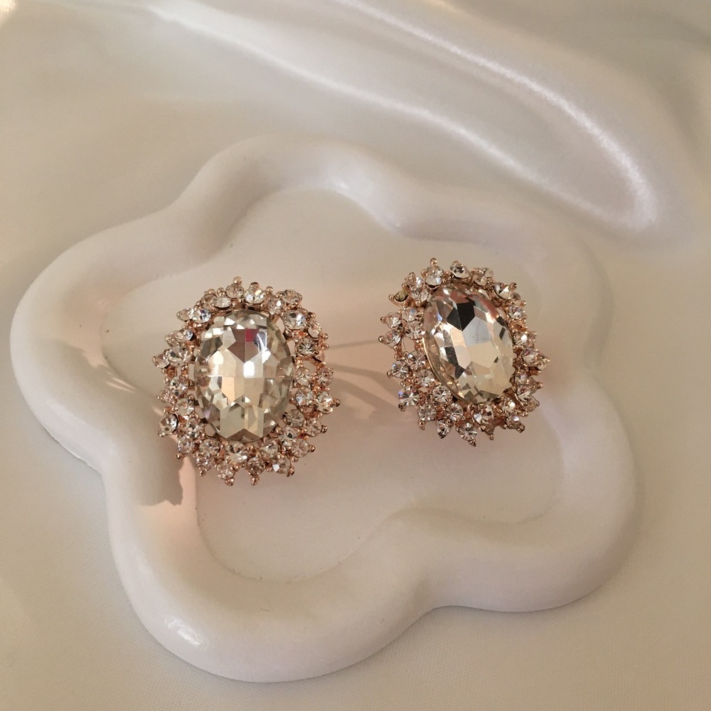 Vintage oval stud earrings, Elegant  jewelry For Women, Party, Wedding earrings